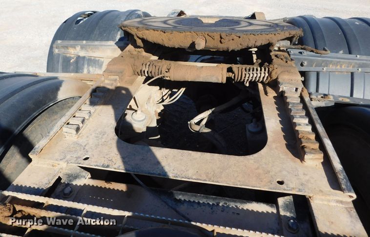 image for item DM2552 1988 Peterbilt 378  semi truck