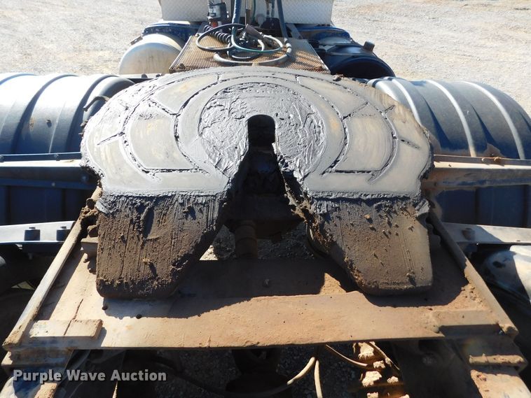 image for item DM2552 1988 Peterbilt 378  semi truck