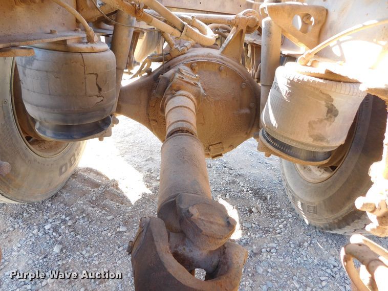 image for item DM2552 1988 Peterbilt 378  semi truck