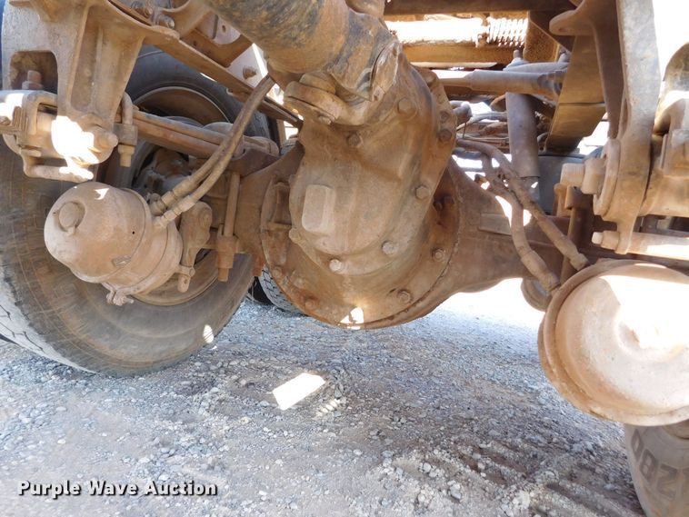 image for item DM2552 1988 Peterbilt 378  semi truck