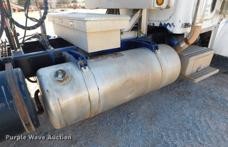 image for item DM2552 1988 Peterbilt 378  semi truck