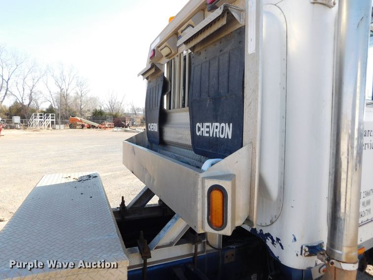 image for item DM2552 1988 Peterbilt 378  semi truck