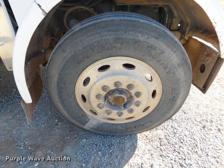 image for item DM2552 1988 Peterbilt 378  semi truck