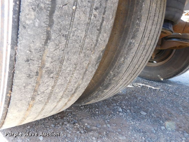 image for item DM2552 1988 Peterbilt 378  semi truck