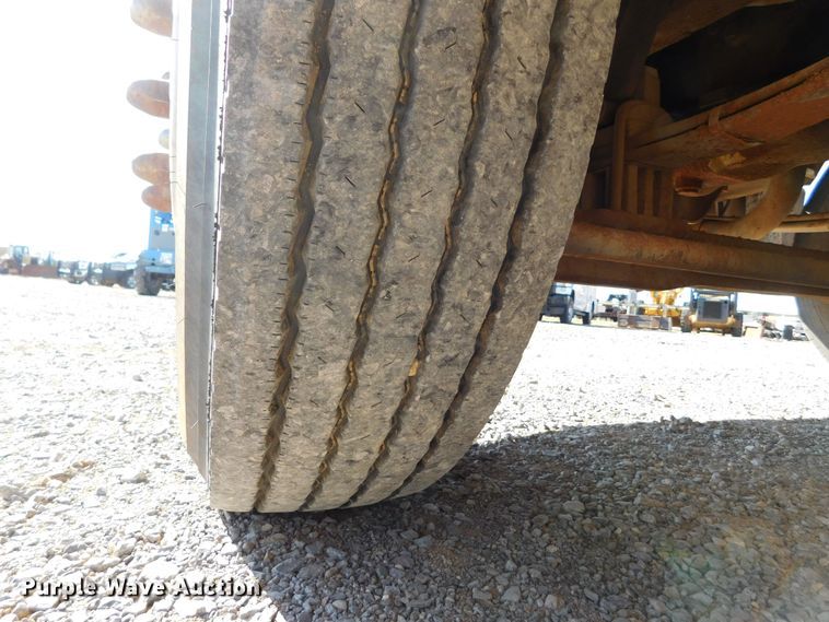 image for item DM2552 1988 Peterbilt 378  semi truck