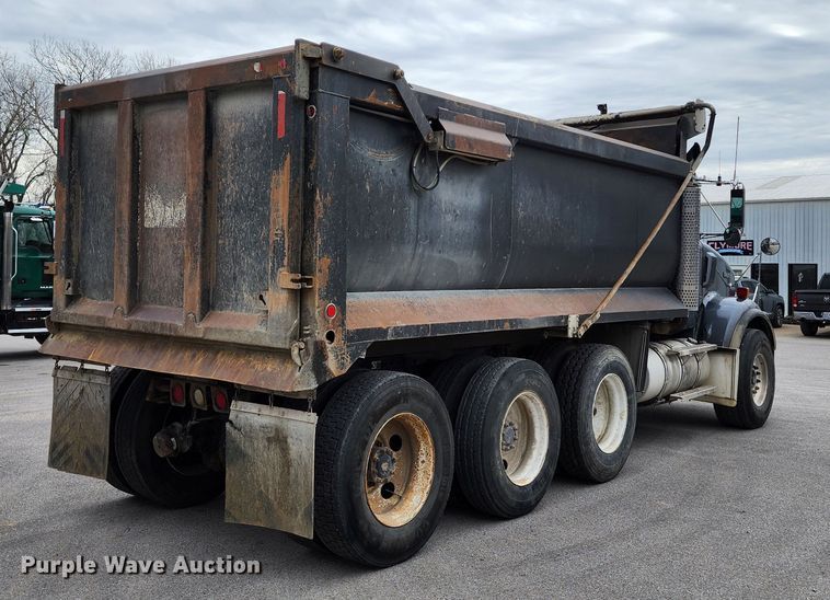 image for item DM4895 2003 Kenworth T800  dump truck