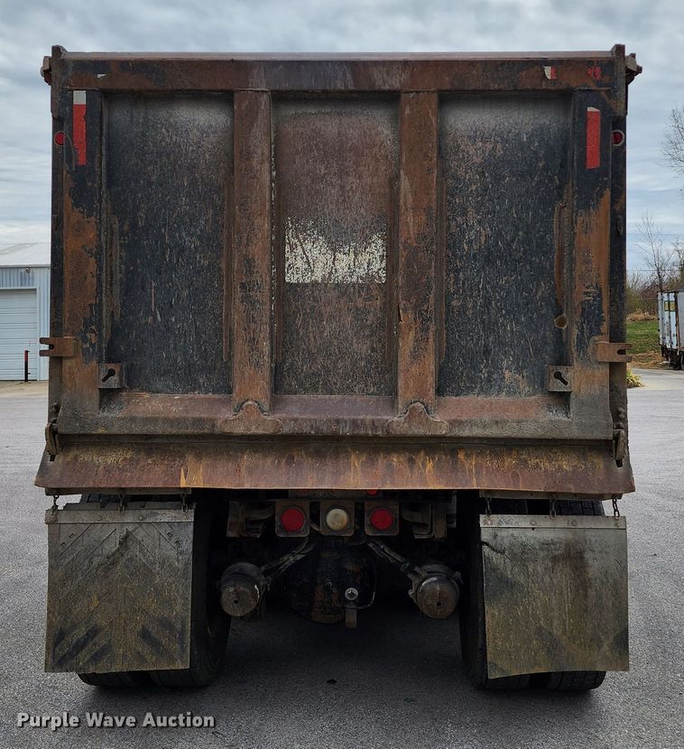 image for item DM4895 2003 Kenworth T800  dump truck