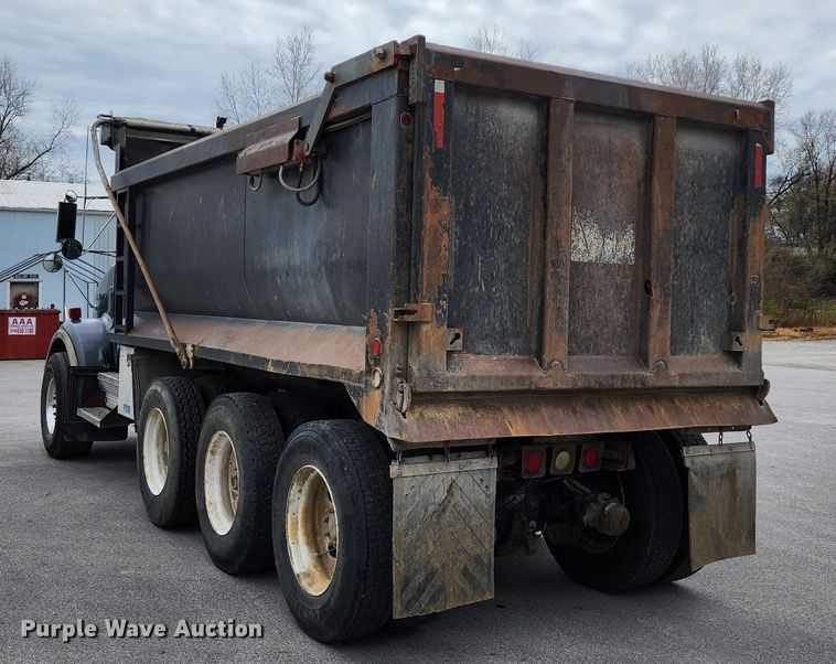 image for item DM4895 2003 Kenworth T800  dump truck