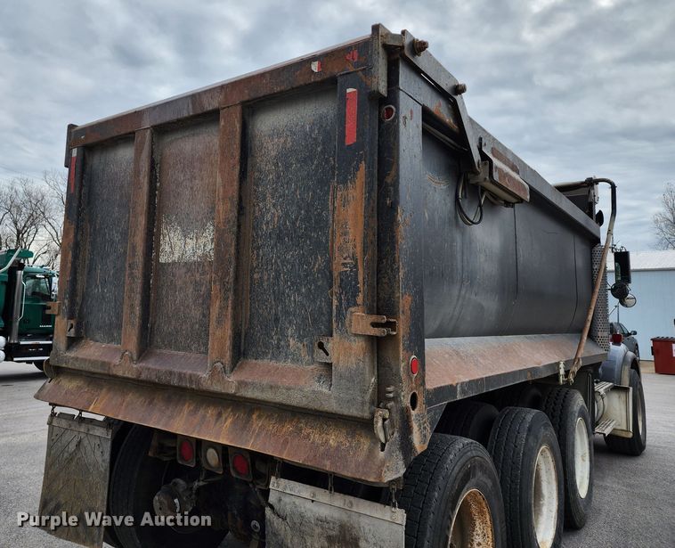 image for item DM4895 2003 Kenworth T800  dump truck