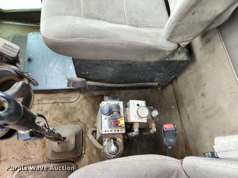 image for item DM4895 2003 Kenworth T800  dump truck