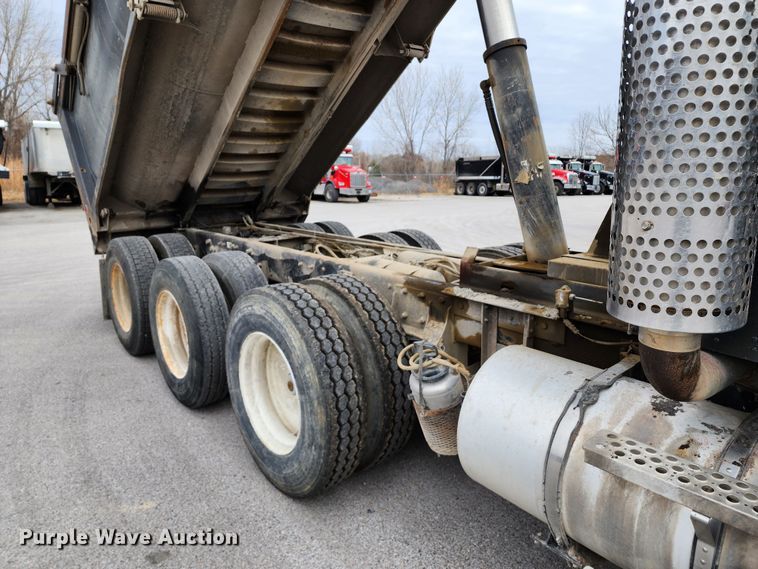 image for item DM4895 2003 Kenworth T800  dump truck