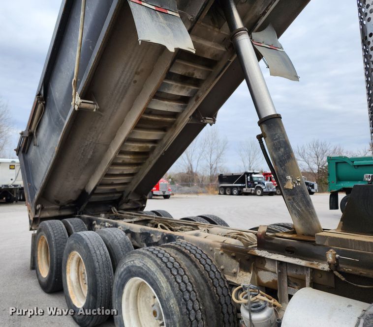 image for item DM4895 2003 Kenworth T800  dump truck