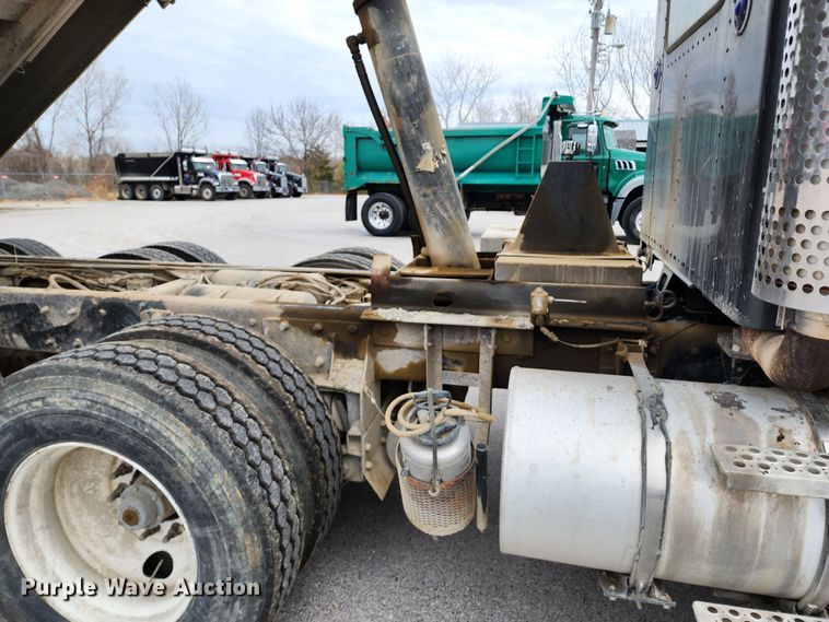 image for item DM4895 2003 Kenworth T800  dump truck