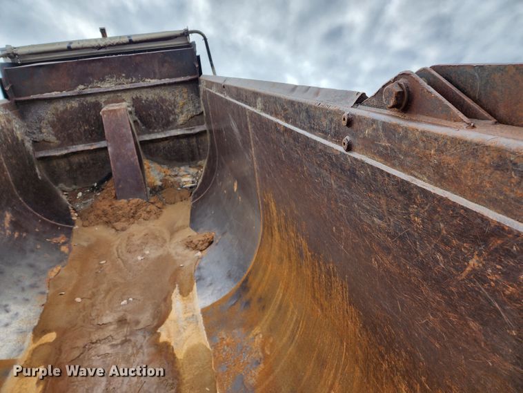 image for item DM4895 2003 Kenworth T800  dump truck