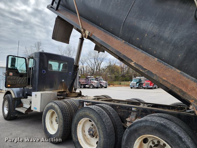 image for item DM4895 2003 Kenworth T800  dump truck