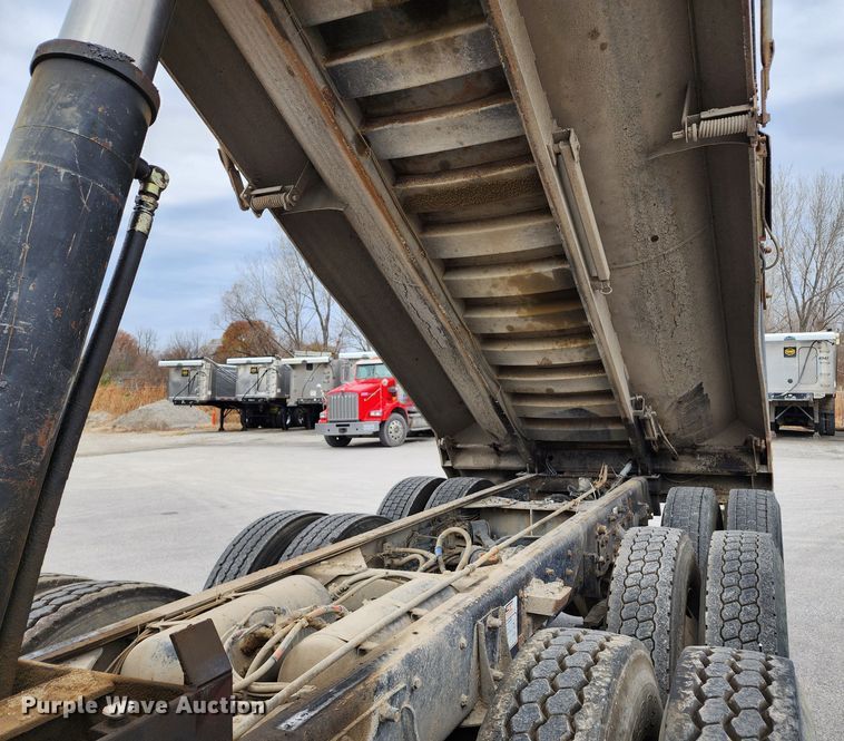 image for item DM4895 2003 Kenworth T800  dump truck