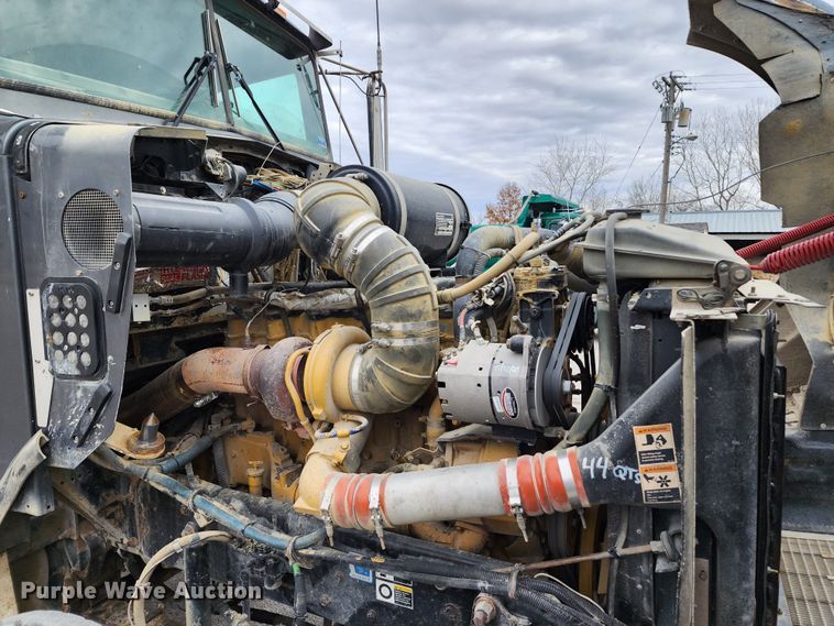 image for item DM4895 2003 Kenworth T800  dump truck