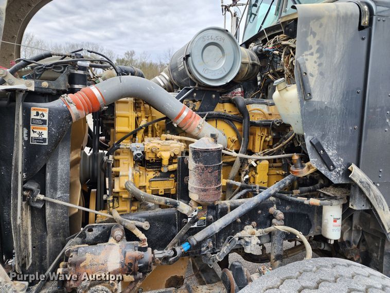 image for item DM4895 2003 Kenworth T800  dump truck