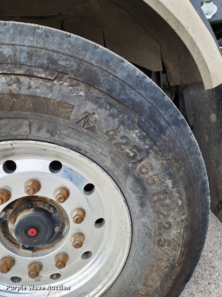 image for item DM4895 2003 Kenworth T800  dump truck