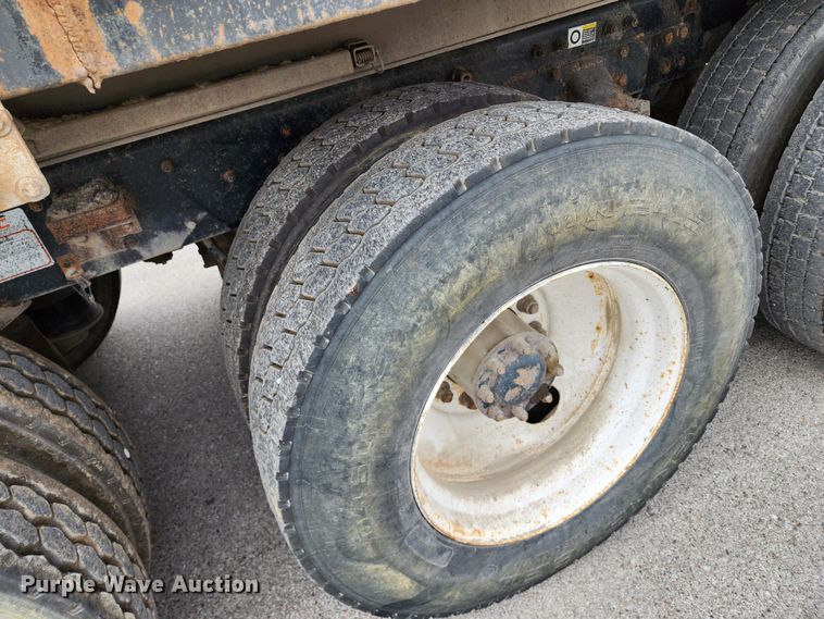 image for item DM4895 2003 Kenworth T800  dump truck