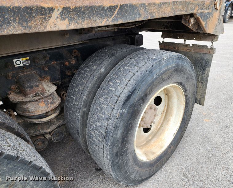 image for item DM4895 2003 Kenworth T800  dump truck