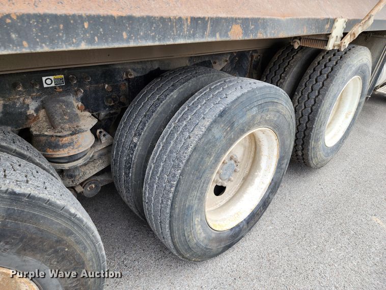 image for item DM4895 2003 Kenworth T800  dump truck