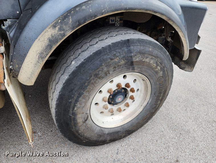 image for item DM4895 2003 Kenworth T800  dump truck