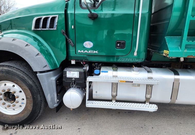 image for item DM4896 2018 Mack GU713  dump truck