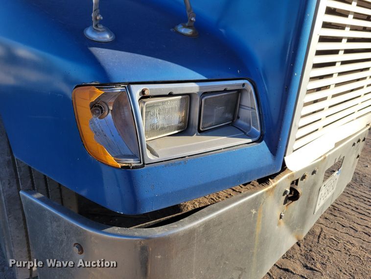 image for item DM8080 1993 Freightliner FLD120  semi truck