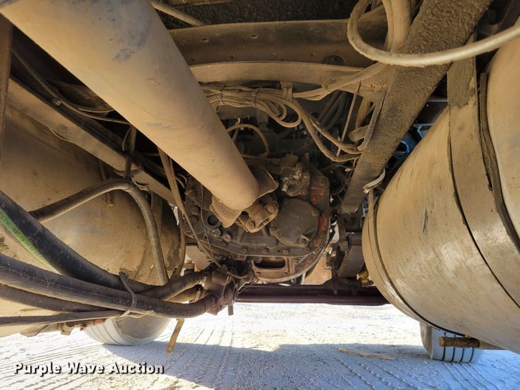 image for item DM8080 1993 Freightliner FLD120  semi truck