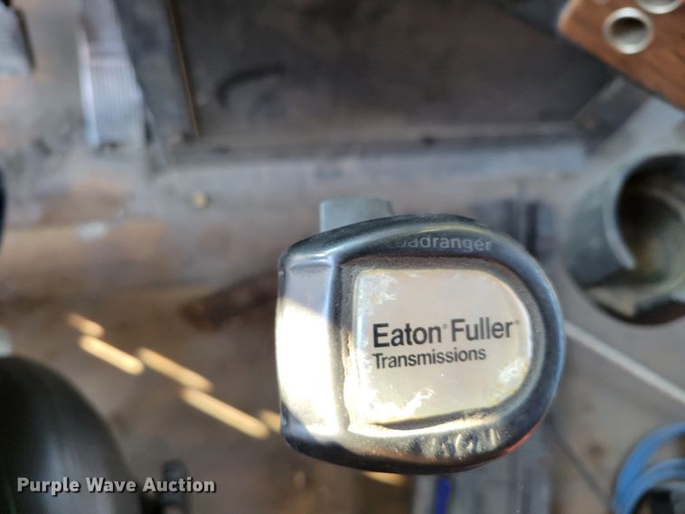 image for item DM8080 1993 Freightliner FLD120  semi truck