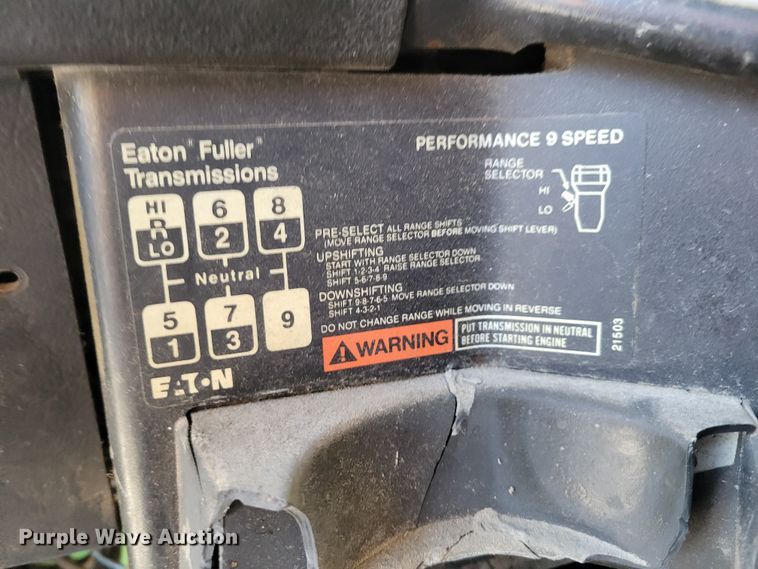 image for item DM8080 1993 Freightliner FLD120  semi truck