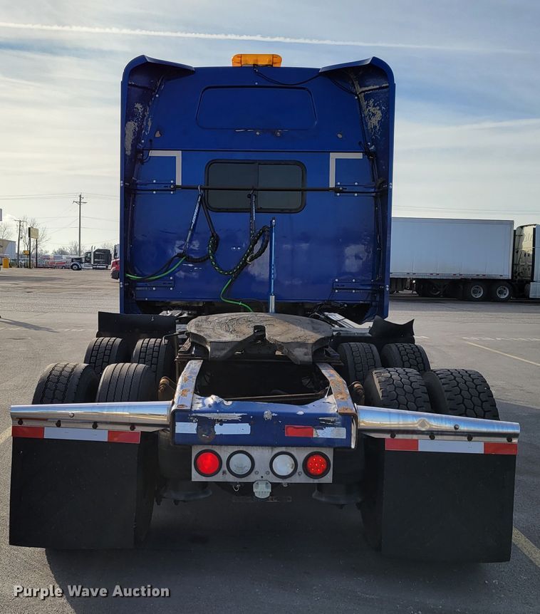 image for item DM8138 2003 Western Star 4900EX  semi truck