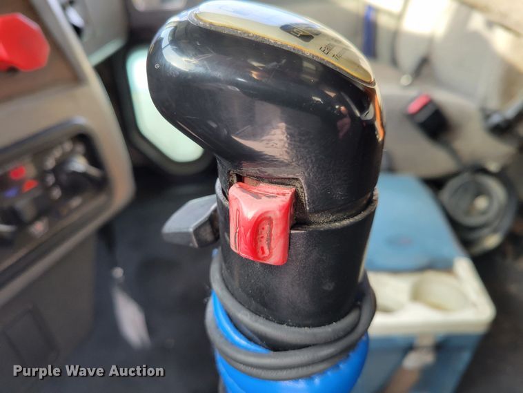 image for item DM8138 2003 Western Star 4900EX  semi truck