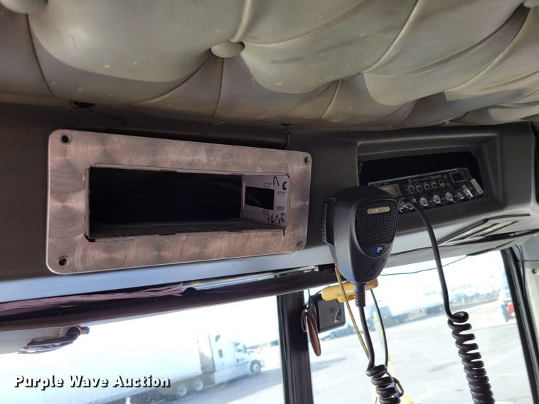 image for item DM8138 2003 Western Star 4900EX  semi truck