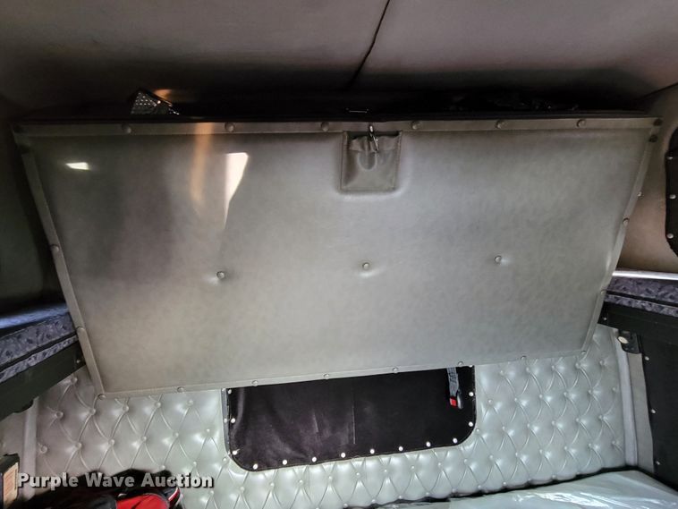 image for item DM8138 2003 Western Star 4900EX  semi truck