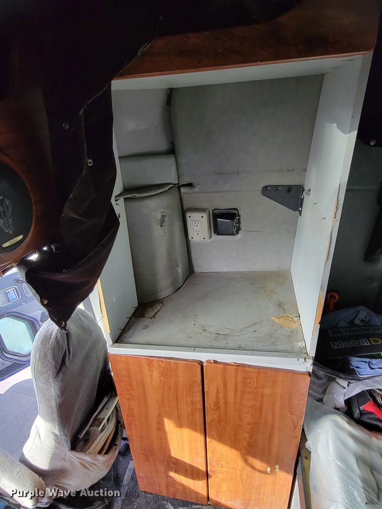 image for item DM8138 2003 Western Star 4900EX  semi truck