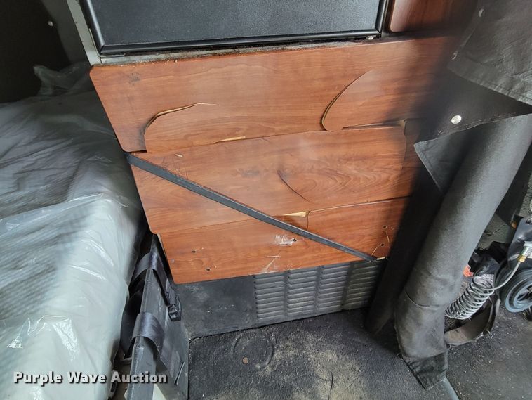 image for item DM8138 2003 Western Star 4900EX  semi truck