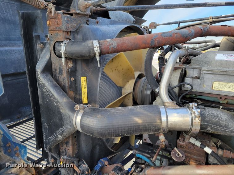 image for item DM8138 2003 Western Star 4900EX  semi truck