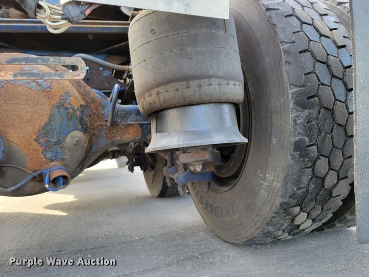 image for item DM8138 2003 Western Star 4900EX  semi truck