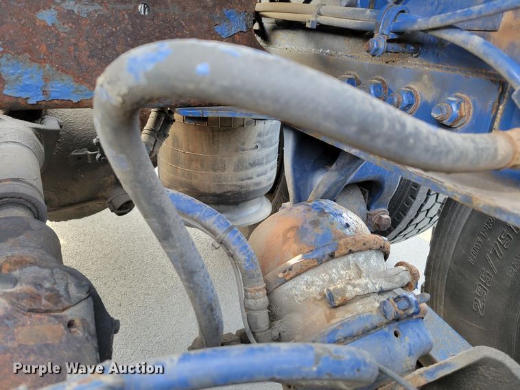 image for item DM8138 2003 Western Star 4900EX  semi truck