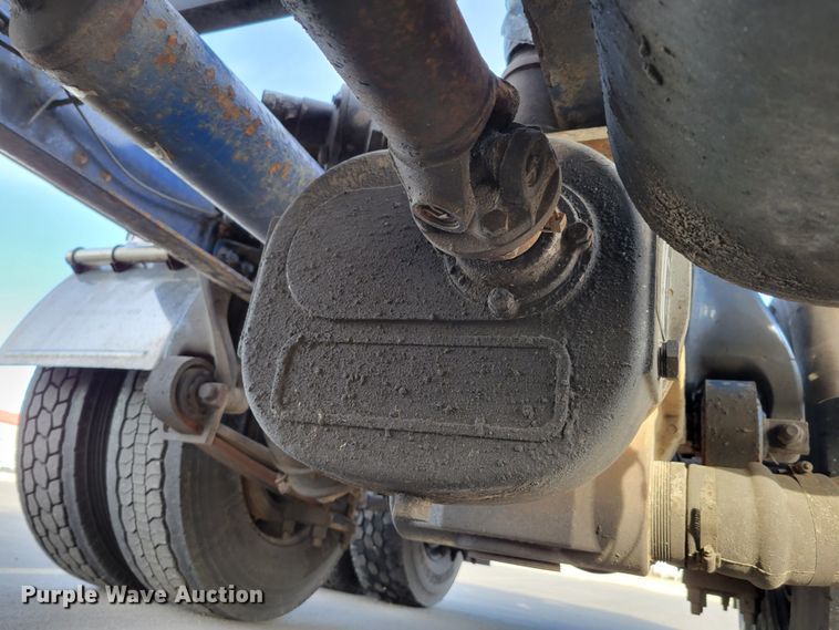 image for item DM8138 2003 Western Star 4900EX  semi truck