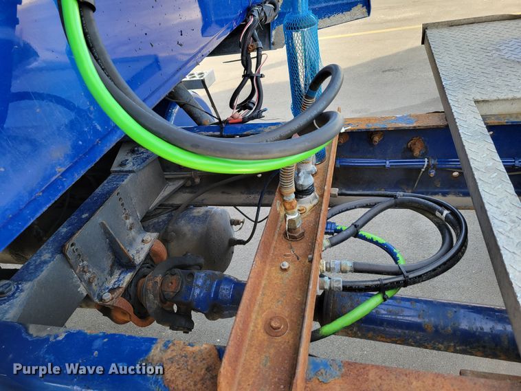 image for item DM8138 2003 Western Star 4900EX  semi truck