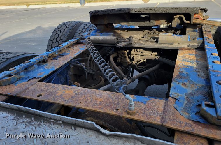 image for item DM8138 2003 Western Star 4900EX  semi truck