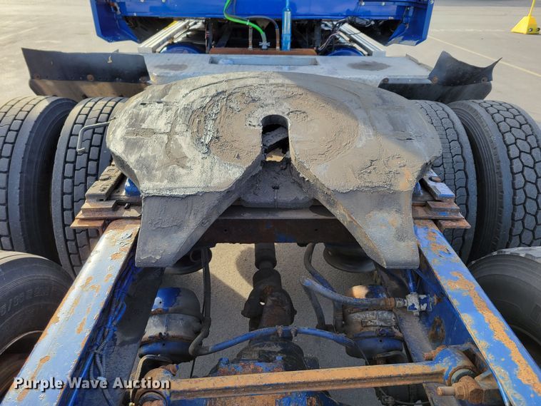 image for item DM8138 2003 Western Star 4900EX  semi truck