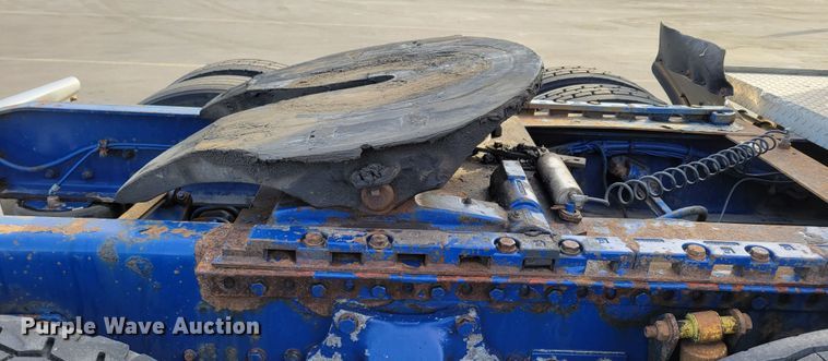 image for item DM8138 2003 Western Star 4900EX  semi truck