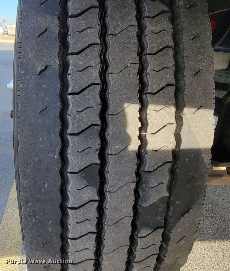 image for item DM8138 2003 Western Star 4900EX  semi truck