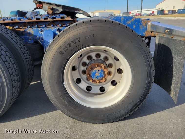 image for item DM8138 2003 Western Star 4900EX  semi truck