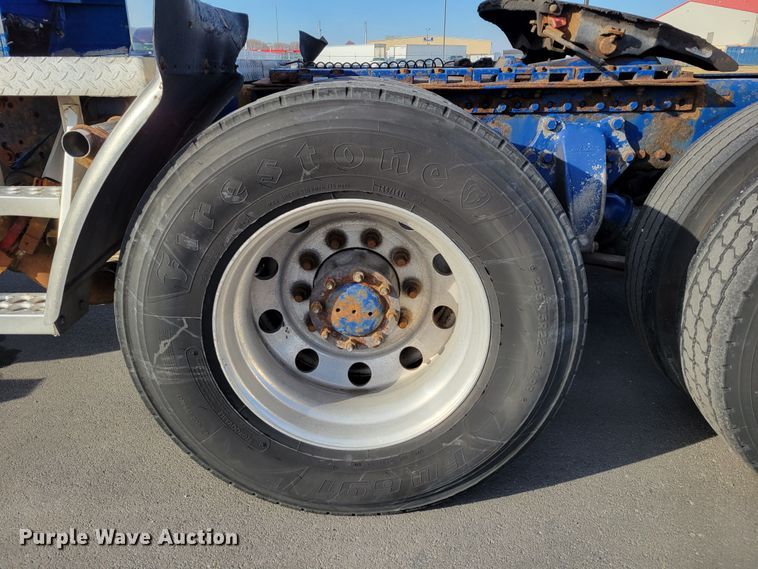 image for item DM8138 2003 Western Star 4900EX  semi truck