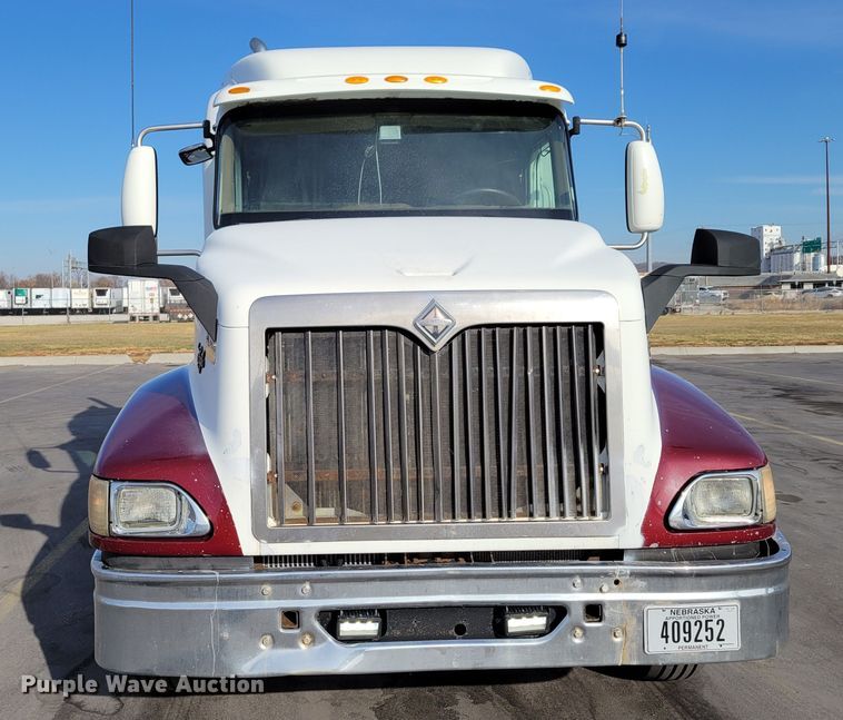 image for item DM8139 2006 International Eagle 9400i  semi truck